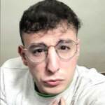 Davide Favaloro, detto ‘Favarigna’: chi è lo youtuber accusato di violenza sessuale su 13enne