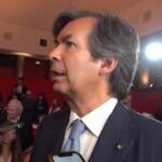 Intesa Sanpaolo non pagherà tassa extraprofitti, Messina: “Soluzione più corretta”