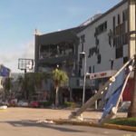 Messico, caos ad Acapulco dopo passaggio uragano: negozi saccheggiati