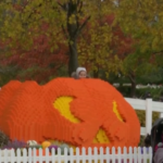 Halloween, la zucca più grande del mondo in mostra a Legoland Danimarca