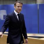 Francia, Macron promette: entro 2024 diritto aborto in Costituzione