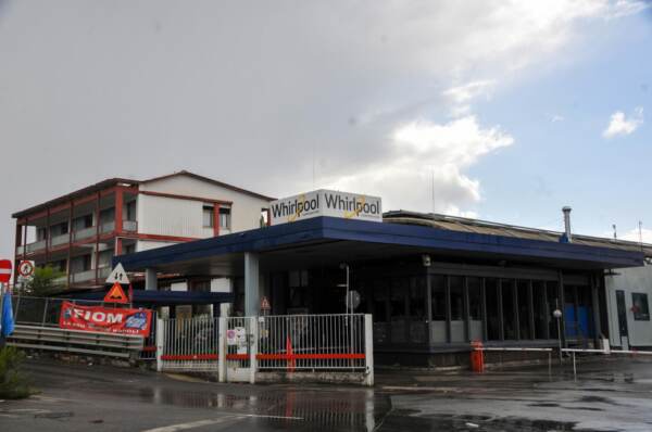 IL SEGRETARIO GENERALE UIL ROCCO PALOMBELLA PRESSO LO STABILIMENTO WHIRLPOOL