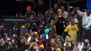 Mondiali rugby, la Nazionale del Sudafrica arriva con il trofeo a Johannesburg
