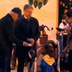 Halloween alla Casa Bianca, i Biden regalano dolcetti ai bambini