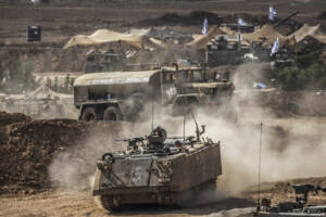 Esercito Israele entrato da Nord-Ovest a Gaza. Autorità Striscia: “Oltre 200 morti nei raid in un solo giorno”