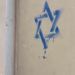 Parigi, stelle di Davide su abitazioni e negozi di ebrei