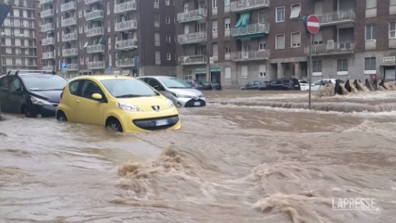 Bomba D'acqua A Milano, Esonda Il Seveso: Le Immagini Dalla Zona Di ...