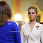 Spagna, principessa Leonor ha giurato su Costituzione