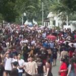 Ognissanti, milioni di filippini visitano le tombe dei loro cari