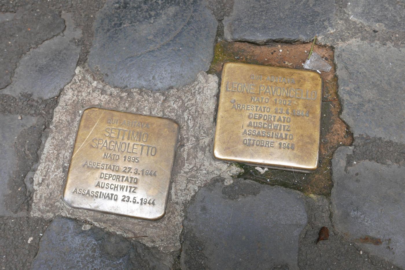 Roma, danneggiate 4 pietre inciampo in poche ore a Trastevere