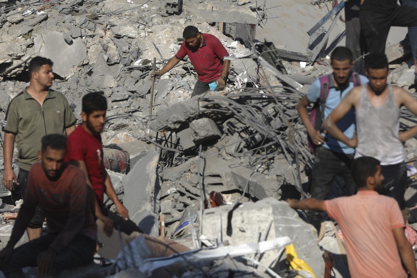 Raid sulla Striscia. Esercito Israele: “Siamo dentro Gaza City”