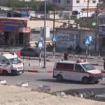 Gaza, ambulanze in coda al valico di Rafah