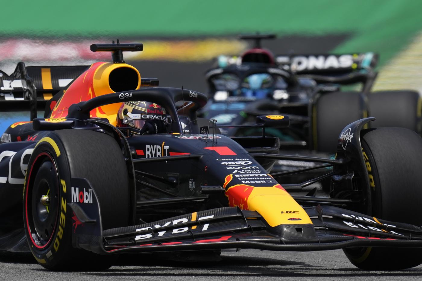 Formula 1, Gp Brasile: Verstappen vince gara sprint, quinto Leclerc