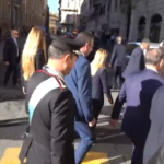 4 novembre, caffè al bar per Meloni e La Russa dopo la cerimonia