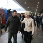 Ucraina, von der Leyen a Kiev: “Qui per discutere percorso adesione all’Ue”