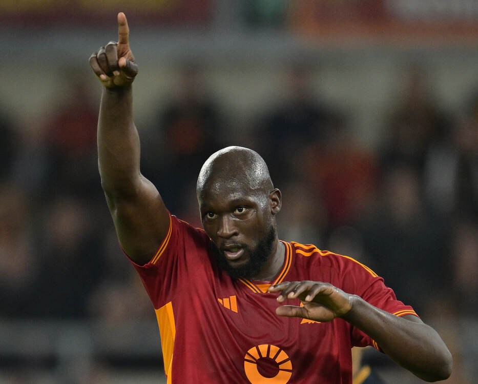 Roma-Lecce 2-1, i giallorossi la ribaltano nel recupero