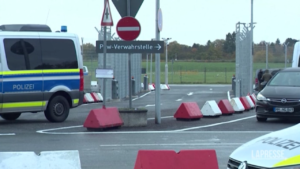 Aeroporto Amburgo, uomo armato fa irruzione: scalo chiuso