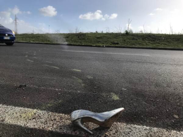 Roma, auto si cappotta sulla Laurentina: morta 13enne