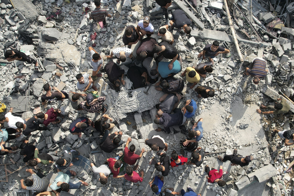 Medioriente: attacco aereo su campo profughi a Gaza, almeno 51 morti