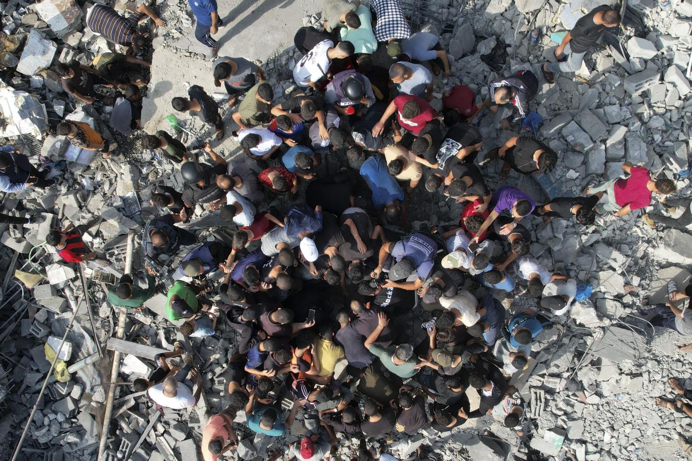Medioriente, superati 10mila morti a Gaza. Pressing di Blinken su pause umanitarie