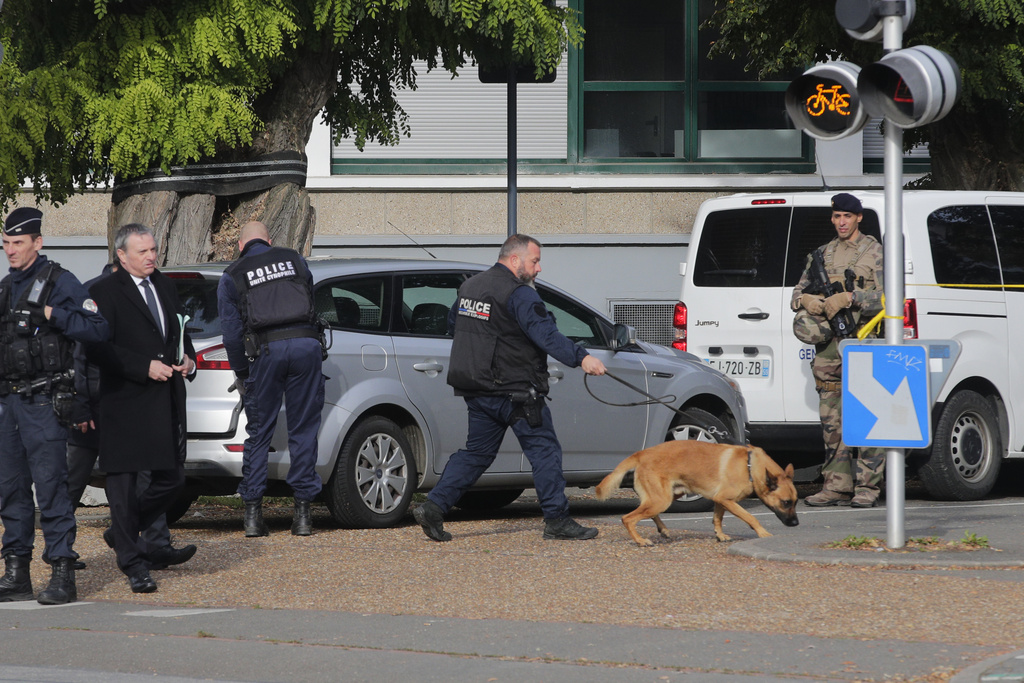 Francia, allarme bomba a Parigi e in Alta Provenza: evacuate stazione e scuole Francia, allarme bomba a Parigi e in Alta Provenza: evacuate stazione e scuole