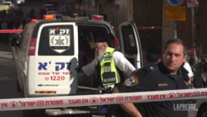 Gerusalemme, due poliziotti accoltellati da 16enne palestinese