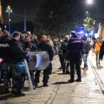 Milano, scontri tra tifosi Milan e Psg: diversi feriti, uno grave
