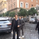 VIDEO Suicidio assistito, Cappato dai carabinieri per autodenunciarsi