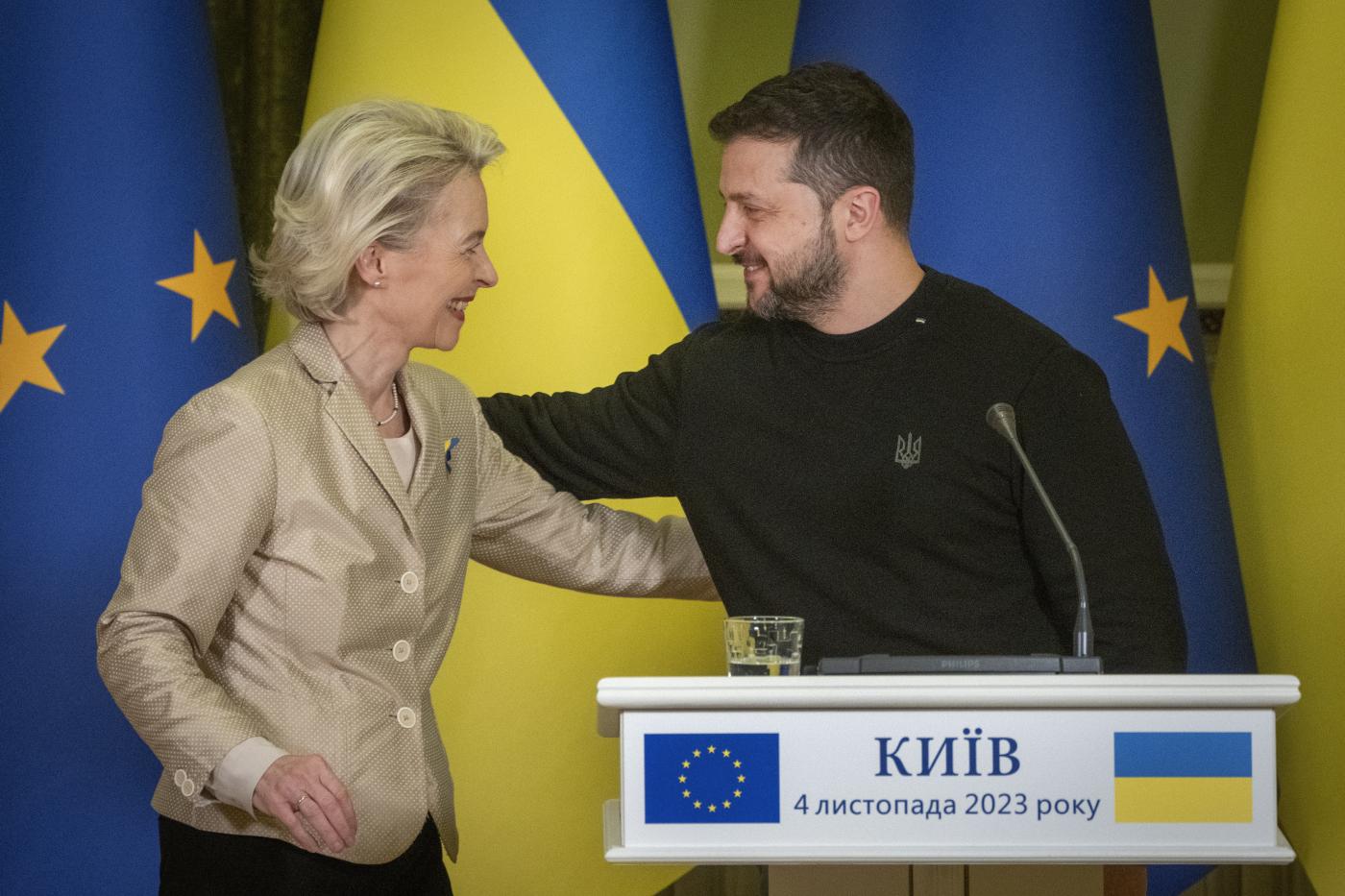 Passi avanti per l’Ucraina nell’Ue: raggiunti 4 dei sette ‘step’. Von der Leyen: “Kiev più forte che mai”