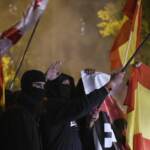 Spagna, scontri a Madrid davanti sede Psoe: bilancio sale a 39 feriti