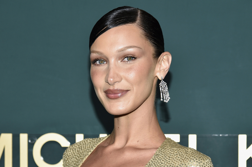 Bella Hadid, Dior non l’ha sostituita con modella israeliana: contratto scaduto nel 2022 Bella Hadid, Dior non l’ha sostituita con modella israeliana: contratto scaduto nel 2022