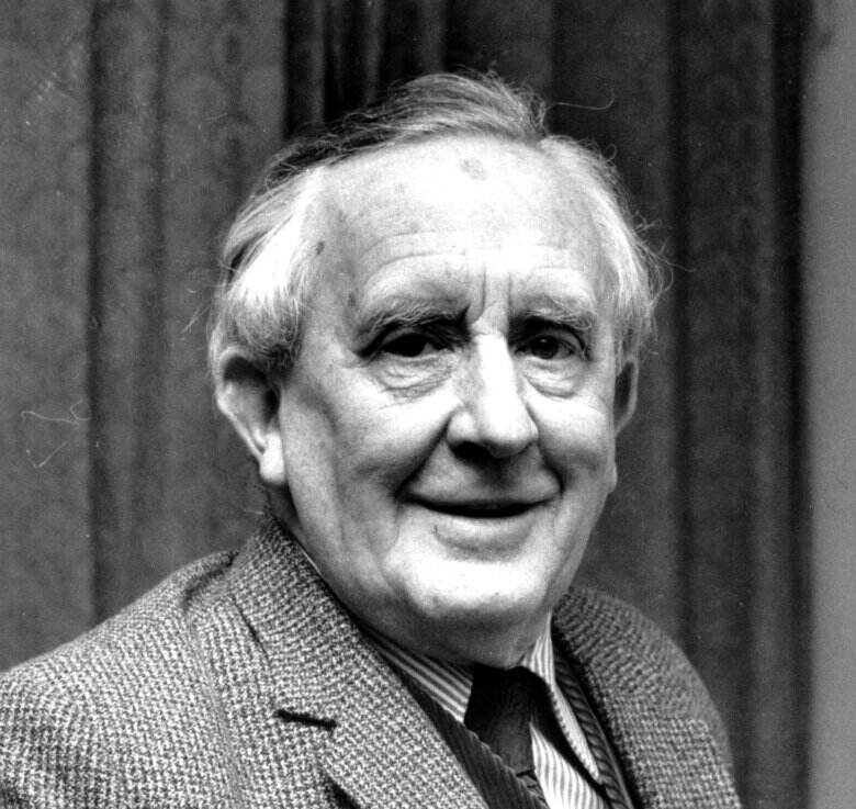Tolkien in mostra a Roma, Sangiuliano rivendica scelta: “Non c’entra Meloni”