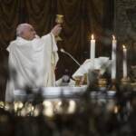 Vaticano, sì a battesimo per trans e gay
