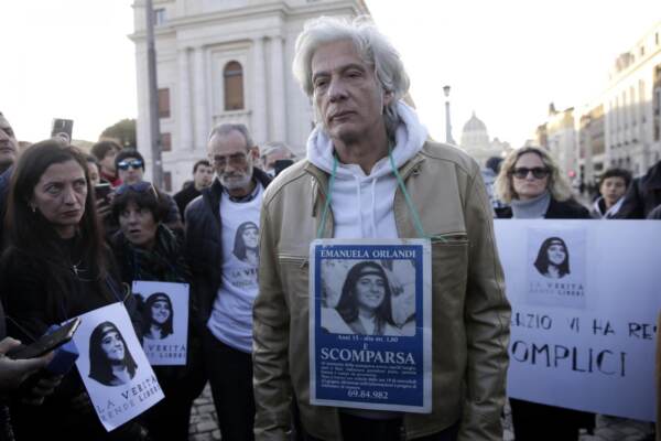 Sit -in per chiedere la verita' sulla sparizione di Emanuela Orlandi