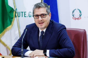 Il ministro della Salute Orazio Schillaci presenta la campagna di comunicazione per la promozione dei vaccini