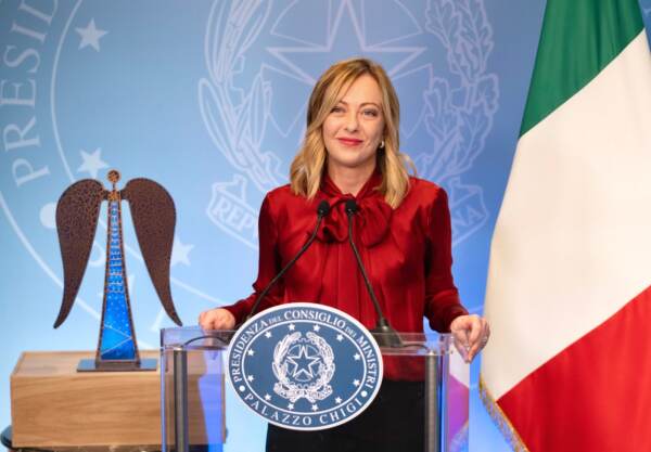 Il Presidente del Consiglio Giorgia Meloni in videocollegamento all'assemblea nazionale della Cna