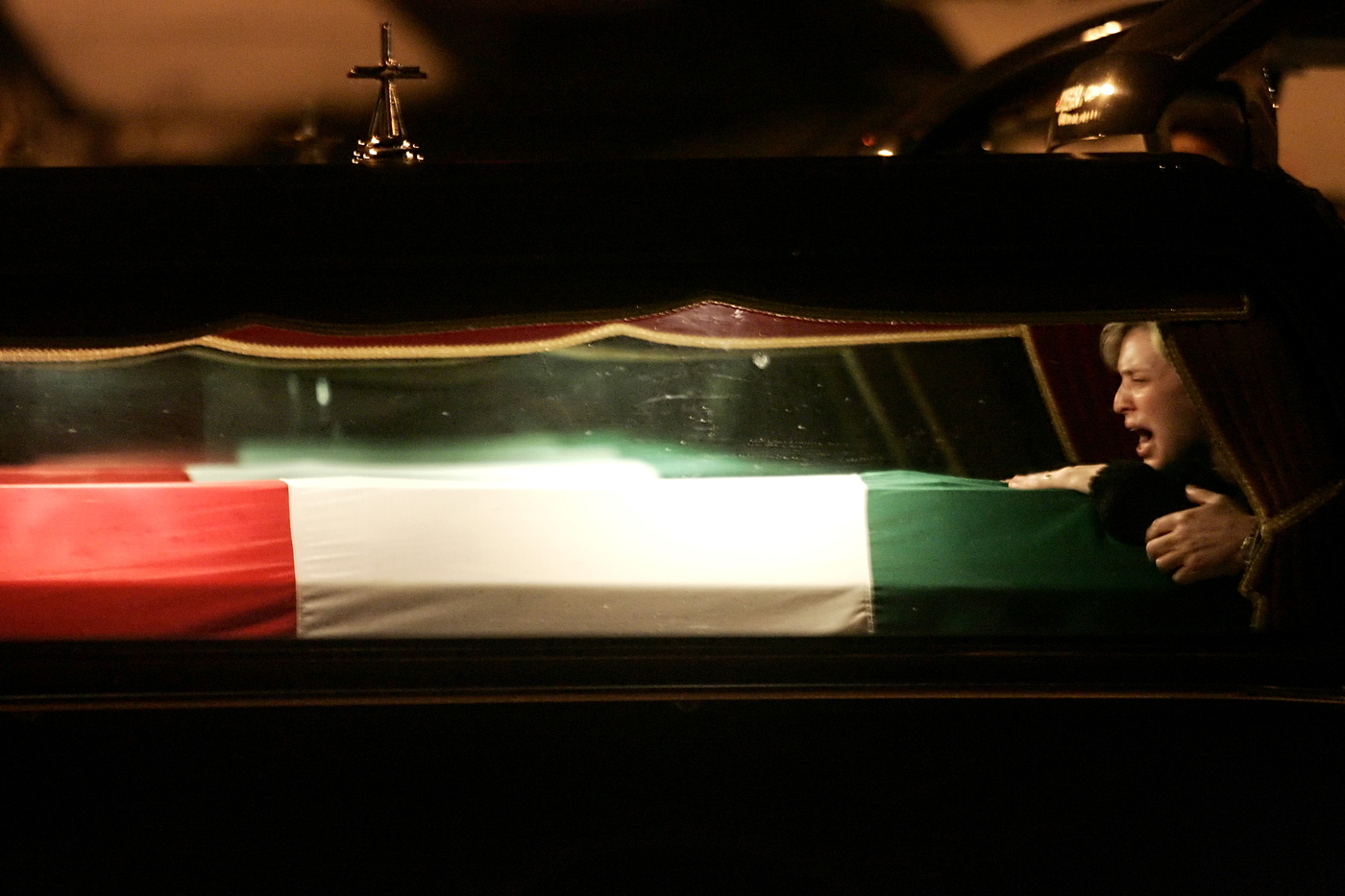 Strage Nassiriya, 20 anni dopo familiari vittime chiedono medaglia d’oro per i loro cari