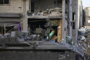 Soldati israeliani durante un\'operazione di terra nella Striscia di Gaza
