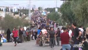 Gaza, aperto corridoio umanitario: palestinesi in fuga verso sud della Striscia