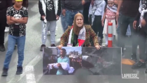 Cisgiordania, a Ramallah manifestazione per i palestinesi di Gaza