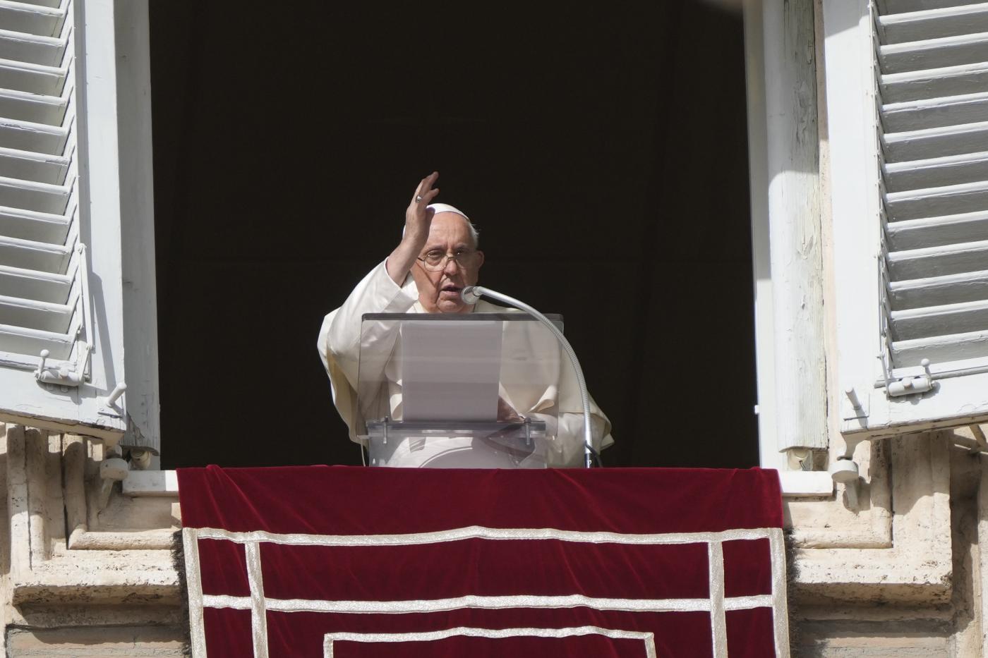 Medioriente, il Papa: “Basta fratelli, fermate le armi”