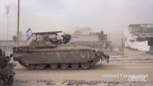Gaza, esercito israeliano diffonde video di combattimenti e raid