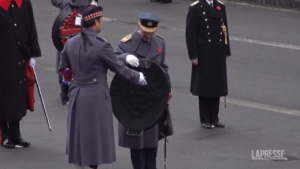 Londra, l’omaggio di Re Carlo III al memoriale di guerra a Whitehall