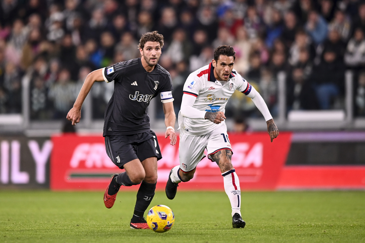 Juventus, lieve frattura alla costola per Manuel Locatelli