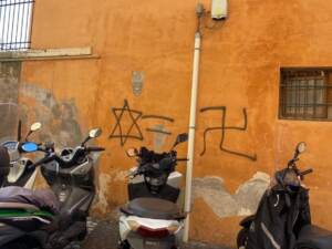 Antisemitismo, tra post e graffiti dilaga in Italia: 301 casi nell’anno in corso