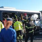 Civitavecchia, camion contro navetta Ncc: 1 morto e 9 feriti