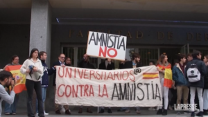Madrid, studenti contro amnistia indipendentisti catalani