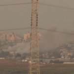 Gaza, esplosioni e colonne di fumo al confine della Striscia