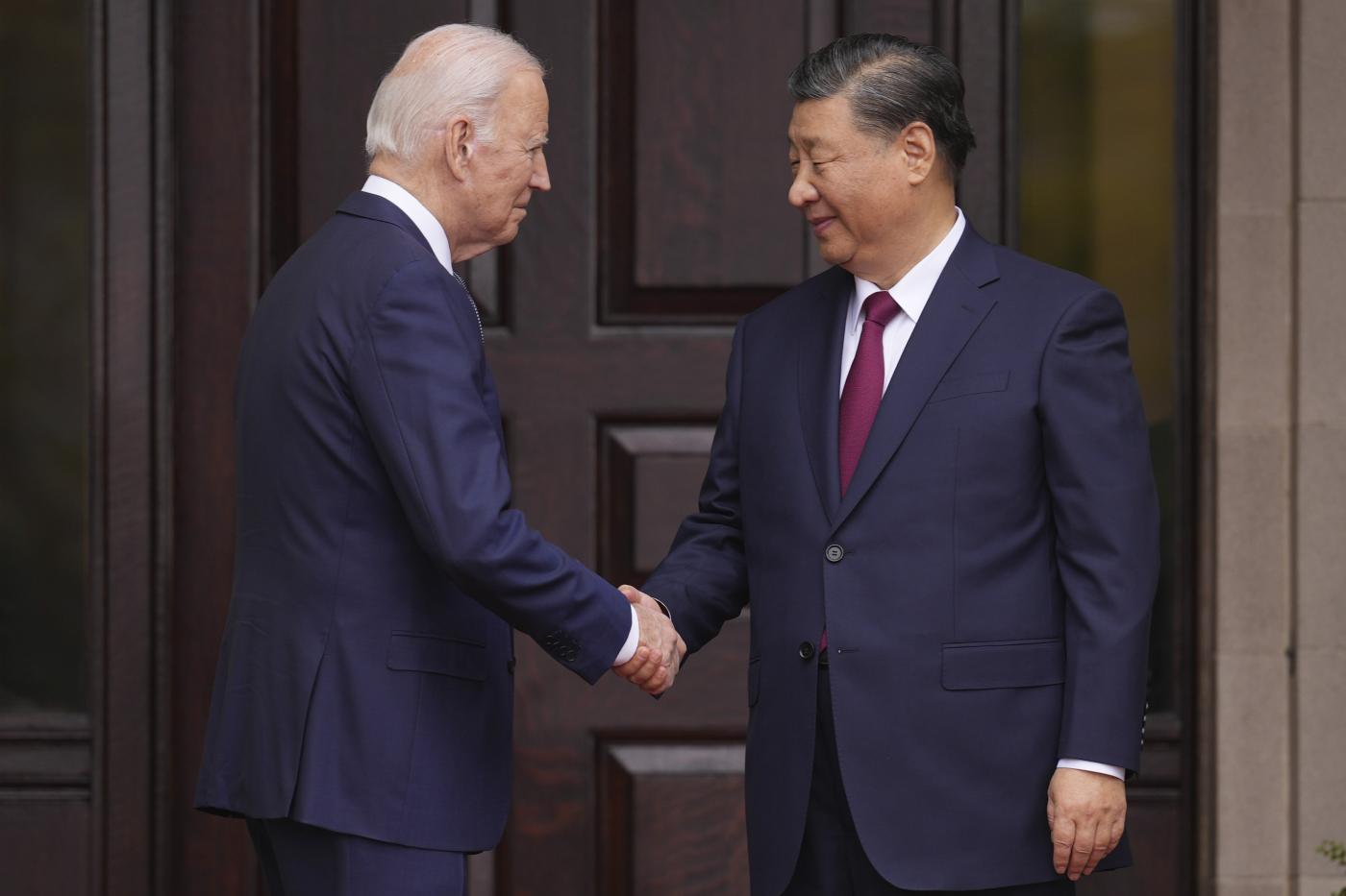 Biden-Xi, l’incontro a San Francisco. Il leader cinese: “Non possiamo voltarci la schiena”