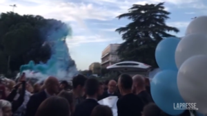 Incidente Laurentina, funerali Gaia Menga: in centinaia ad accogliere feretro